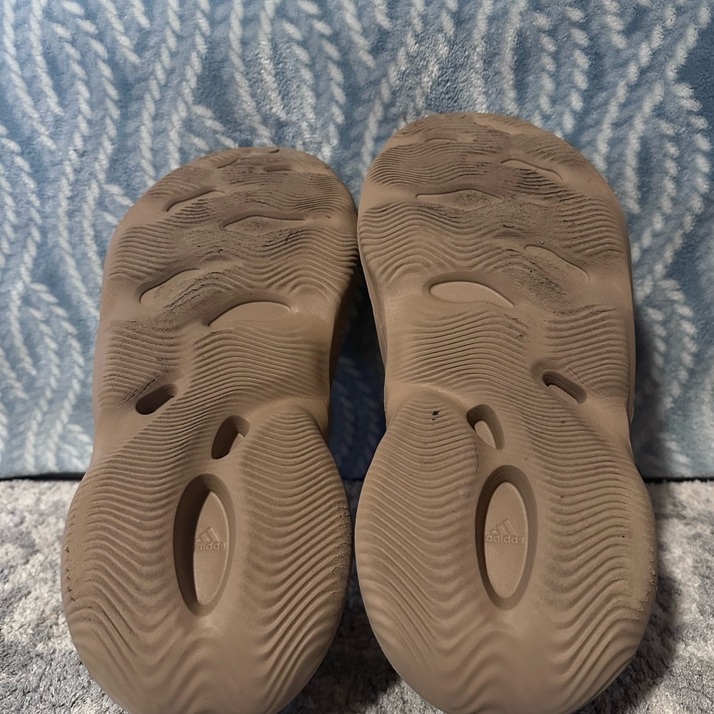 Yeezy Foam RNR rep - Picture 4 of 4